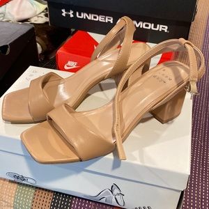 A New Day Nude Heels, size 6